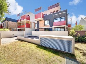 ELSTERNWICK-THREE ELSTERNWICK-THREE